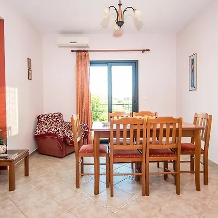 Nefeli * Trapezaki (Kefalonia)