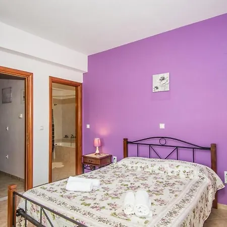 Nefeli Vila