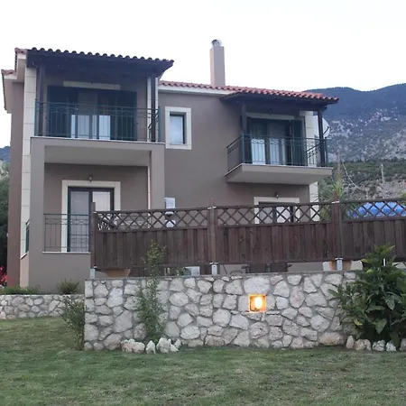 Nefeli Vila *