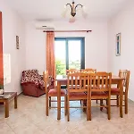 Nefeli * Trapezaki (Kefalonia)
